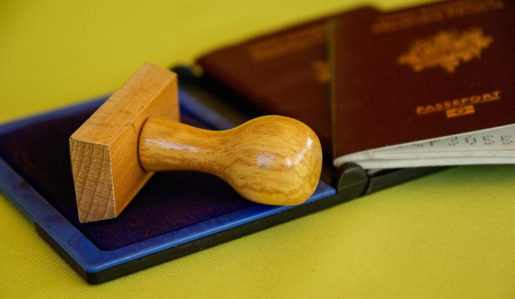 Etui na paszport personalizowane – praktyczny dodatek w podróży i wyraz Twojego stylu